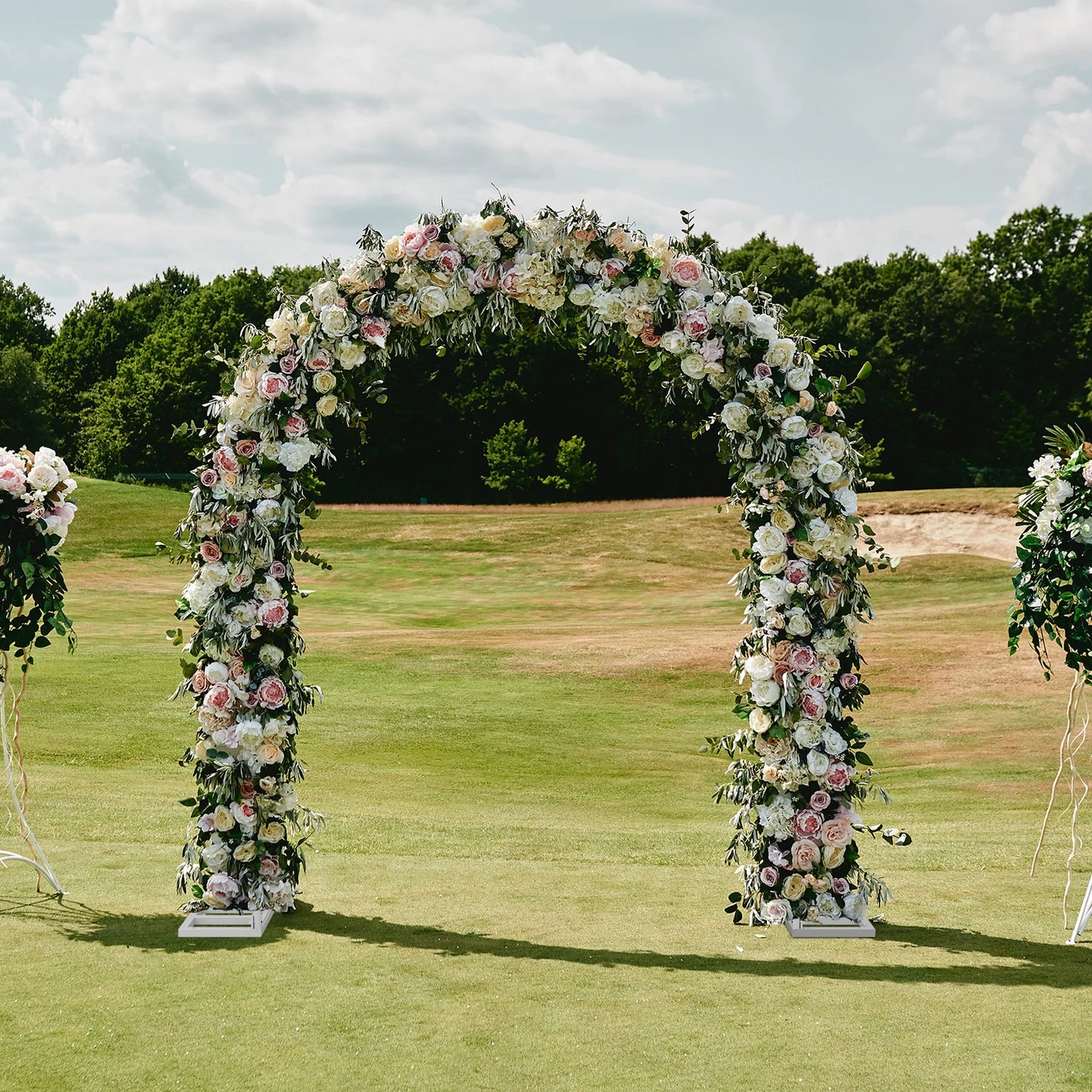 Glam Wedding Arch Stand – Elegant Backdrop for Weddings and Events